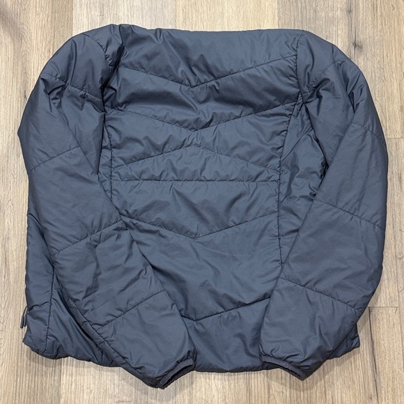 North Face lightweight puffer jacket - Picture 6 of 6